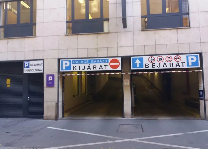 Guarded Garage!!! Downtown Near The New York Coffee House Lägenhet Budapest