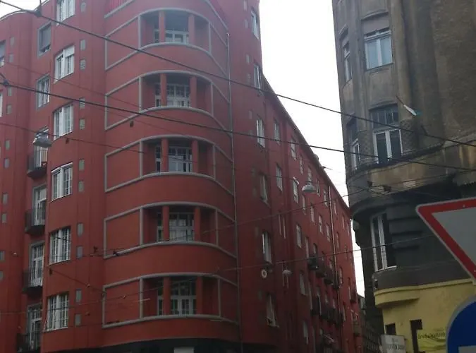 Apartamento Guarded Garage!!! Downtown Near The New York Coffee House Budapeste